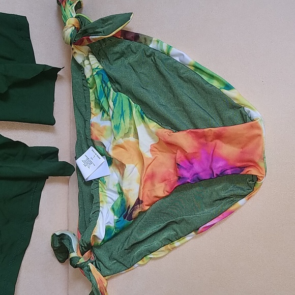 Robin piccone tankini top med, W swim bottom large. - Picture 4 of 11